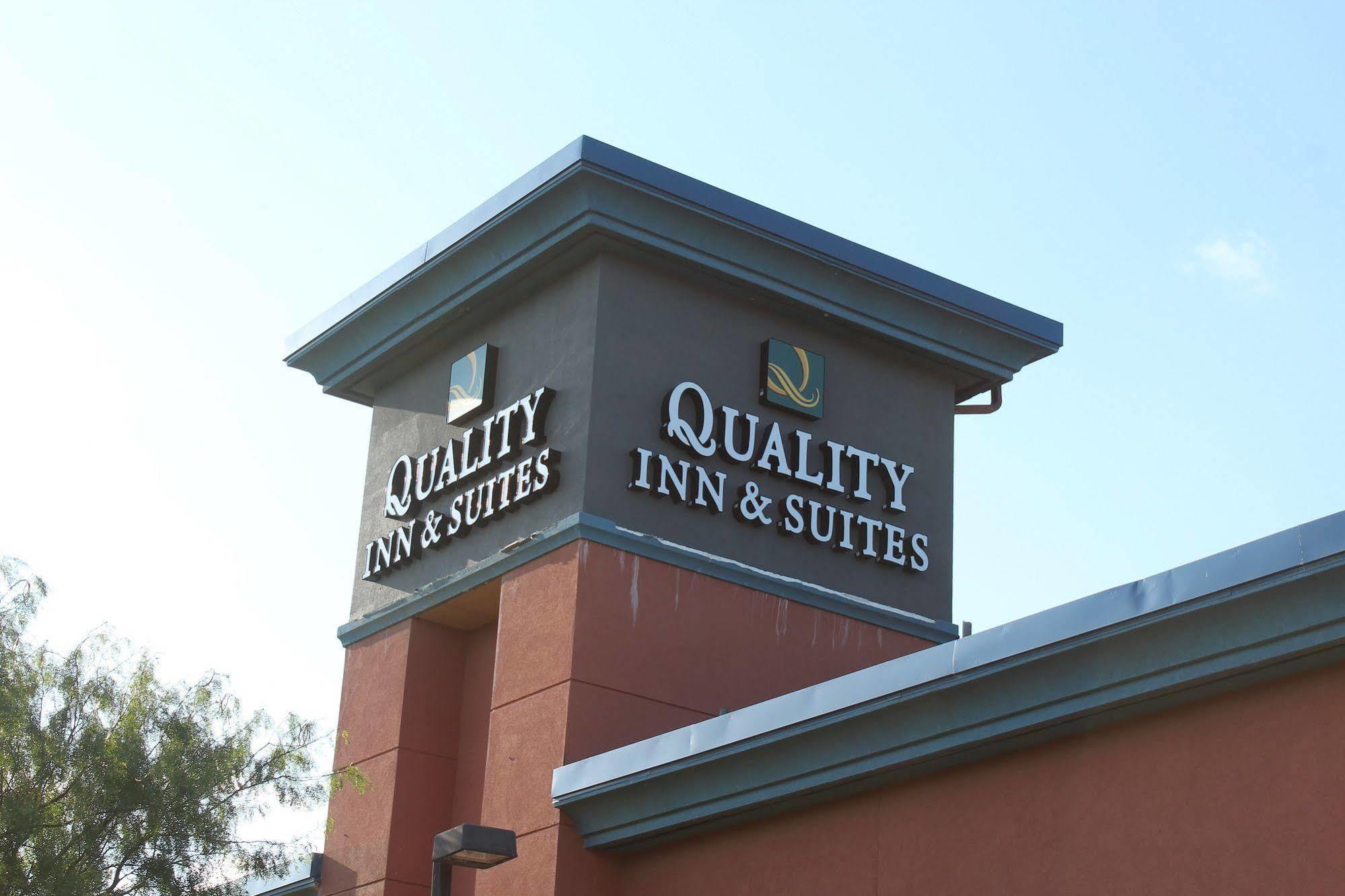Quality Inn & Suites At The Outlets Mercedes-Weslaco Bagian luar foto